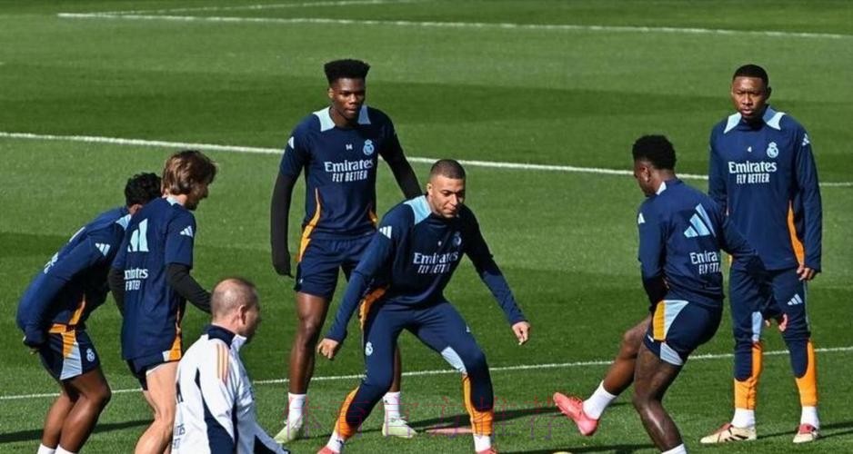 记者:姆巴佩右脚踝轻微扭伤 马斯坦托诺肌肉疲劳 记者:姆巴佩右脚踝轻微扭伤 马斯坦托诺肌肉疲劳